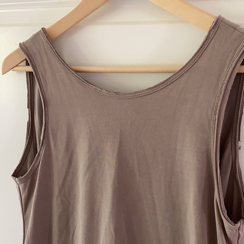 Open Back Tank ☀️ - Picture 2 of 5